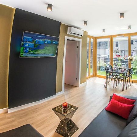 קרקוב Galaxy Garden Apartment Cracow- Shopping Mall 1Min, Underground Parking, Family Friendly, City Center מראה חיצוני תמונה