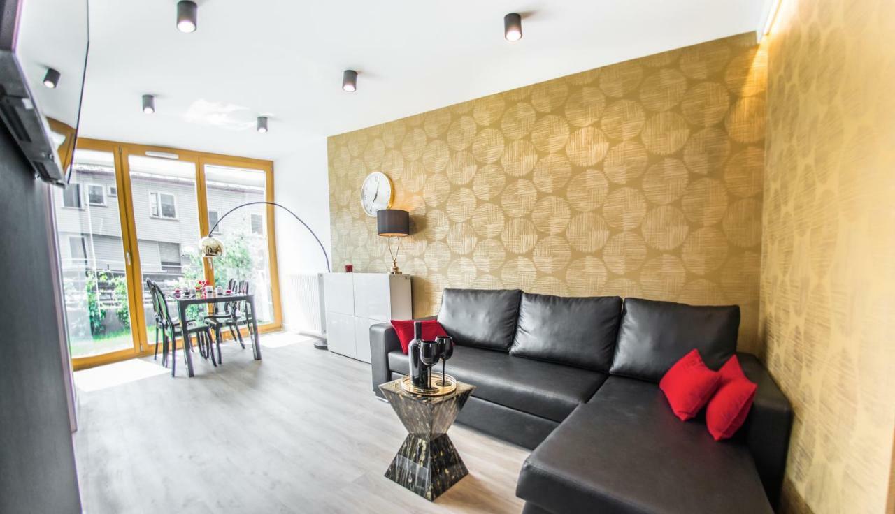 קרקוב Galaxy Garden Apartment Cracow- Shopping Mall 1Min, Underground Parking, Family Friendly, City Center מראה חיצוני תמונה