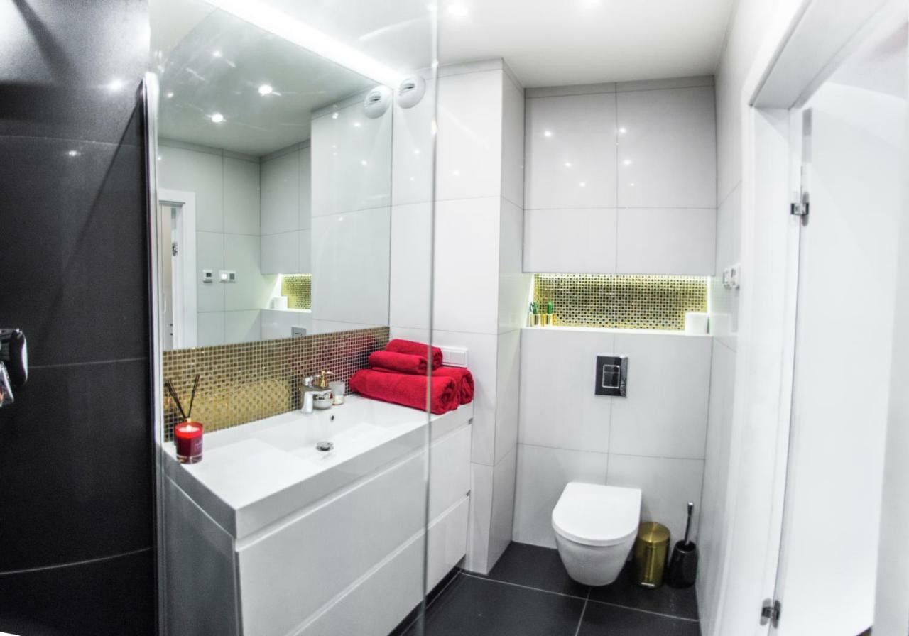 קרקוב Galaxy Garden Apartment Cracow- Shopping Mall 1Min, Underground Parking, Family Friendly, City Center מראה חיצוני תמונה
